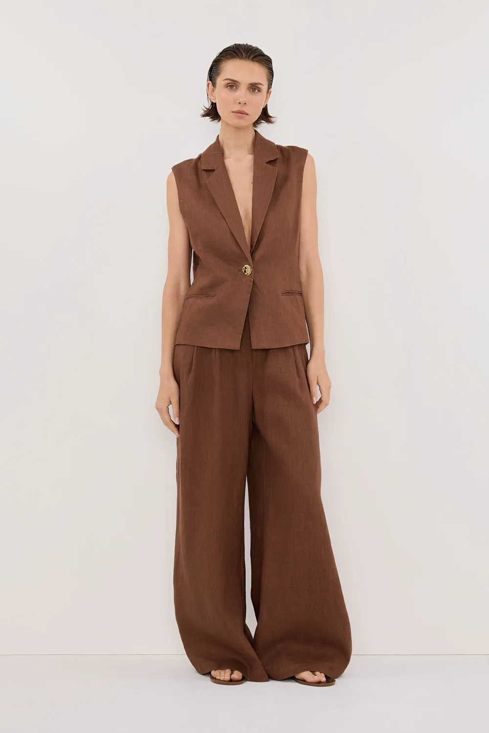 SELAH FONDANT LINEN SLEEVELESS VEST sold by Dissh