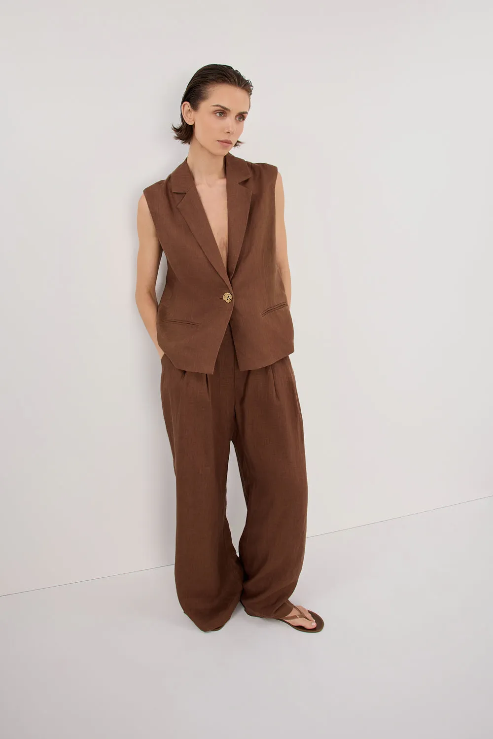 SELAH FONDANT LINEN SLEEVELESS VEST sold by Dissh product image thumbnail 5