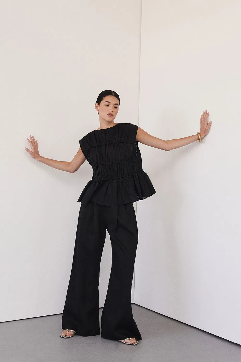 FLYNN BLACK LINEN TIERED TOP sold by Dissh