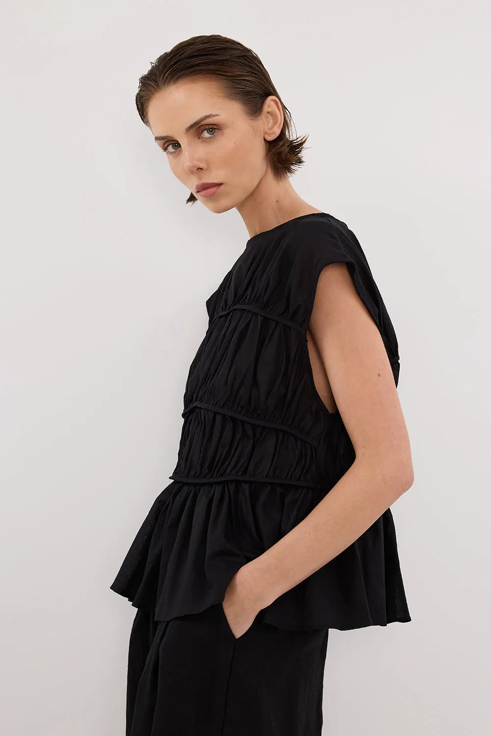 FLYNN BLACK LINEN TIERED TOP sold by Dissh product image thumbnail 3