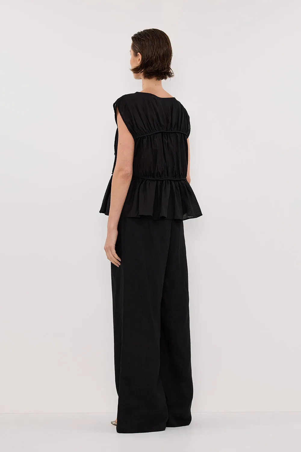 FLYNN BLACK LINEN TIERED TOP sold by Dissh product image thumbnail 5