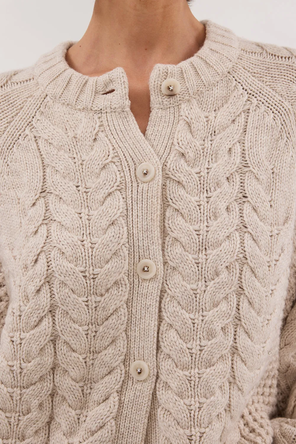 TOM CHALK CABLE KNIT CARDIGAN sold by Dissh product image thumbnail 5