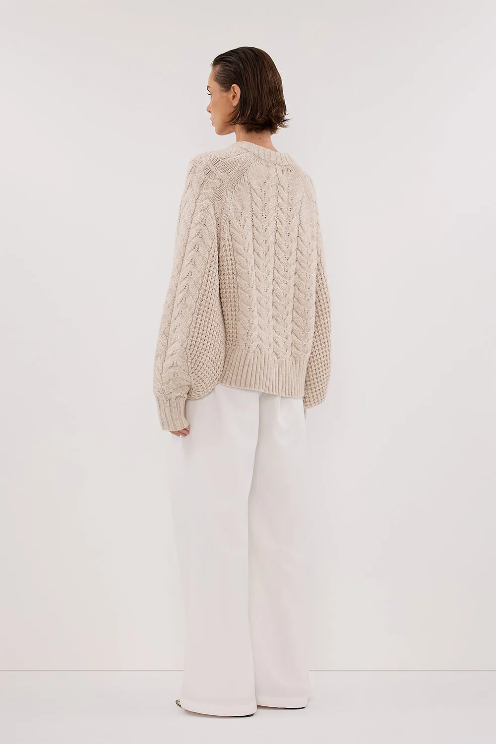 TOM CHALK CABLE KNIT CARDIGAN sold by Dissh product image thumbnail 4