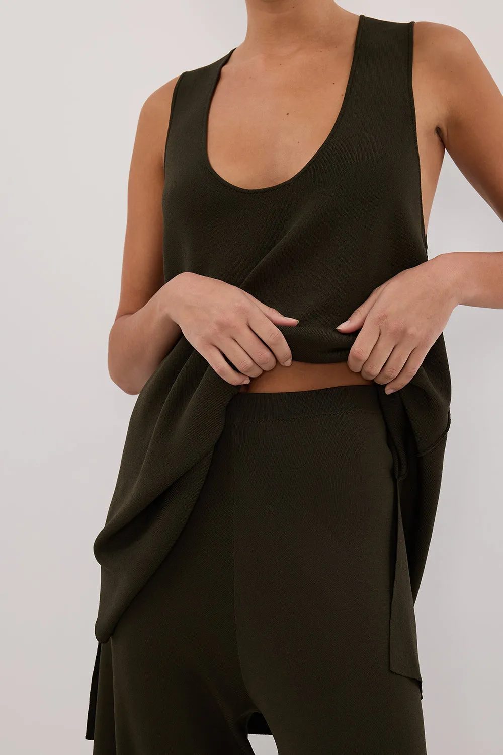 RAY FOREST SCOOP LONGLINE TOP sold by Dissh product image thumbnail 5