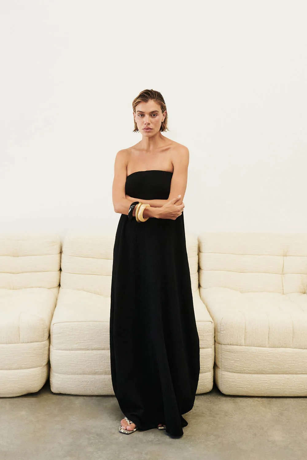 ALIAS BLACK TEXTURED KNIT STRAPLESS MIDI DRESS sold by Dissh