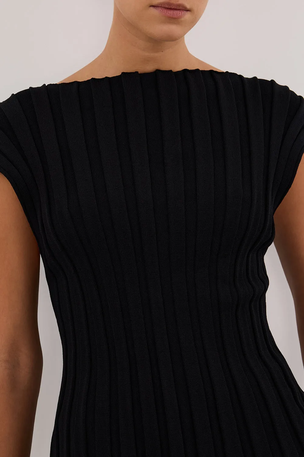 LOE BLACK SLEEVELESS KNIT TOP sold by Dissh product image thumbnail 5