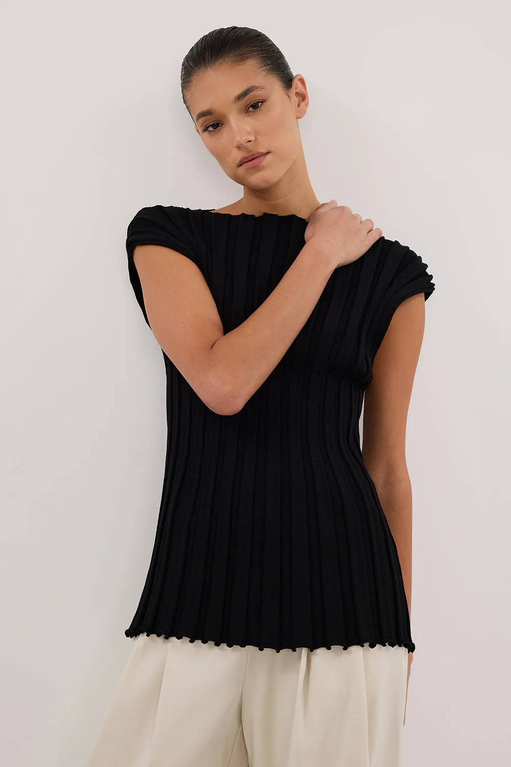 LOE BLACK SLEEVELESS KNIT TOP sold by Dissh product image thumbnail 2