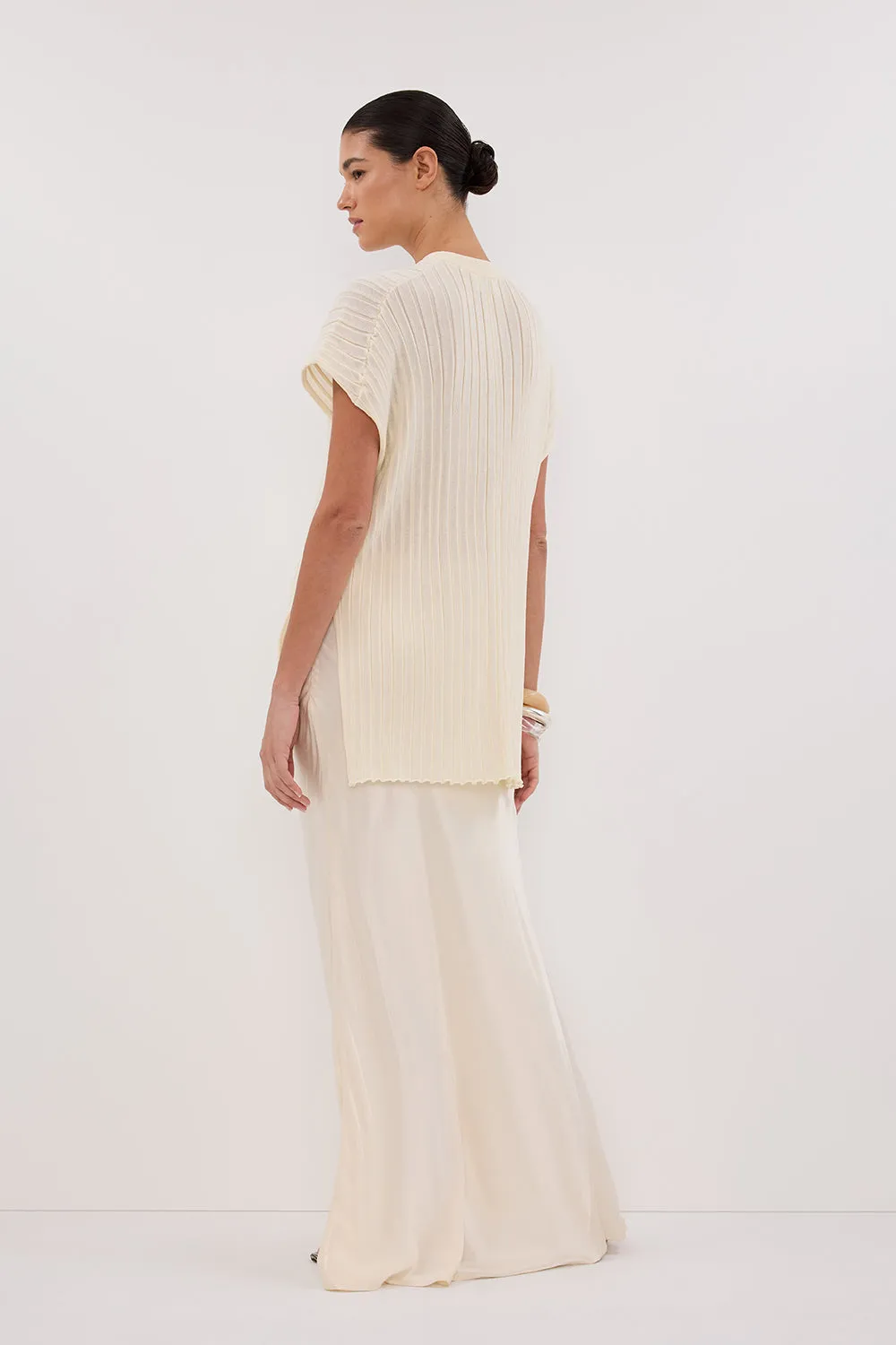 JADE CREAM SLEEVELESS KNIT TOP sold by Dissh product image thumbnail 4