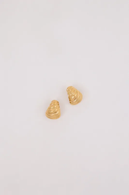 HEAVEN MAYHEM SHELL EARRING GOLD sold by Dissh