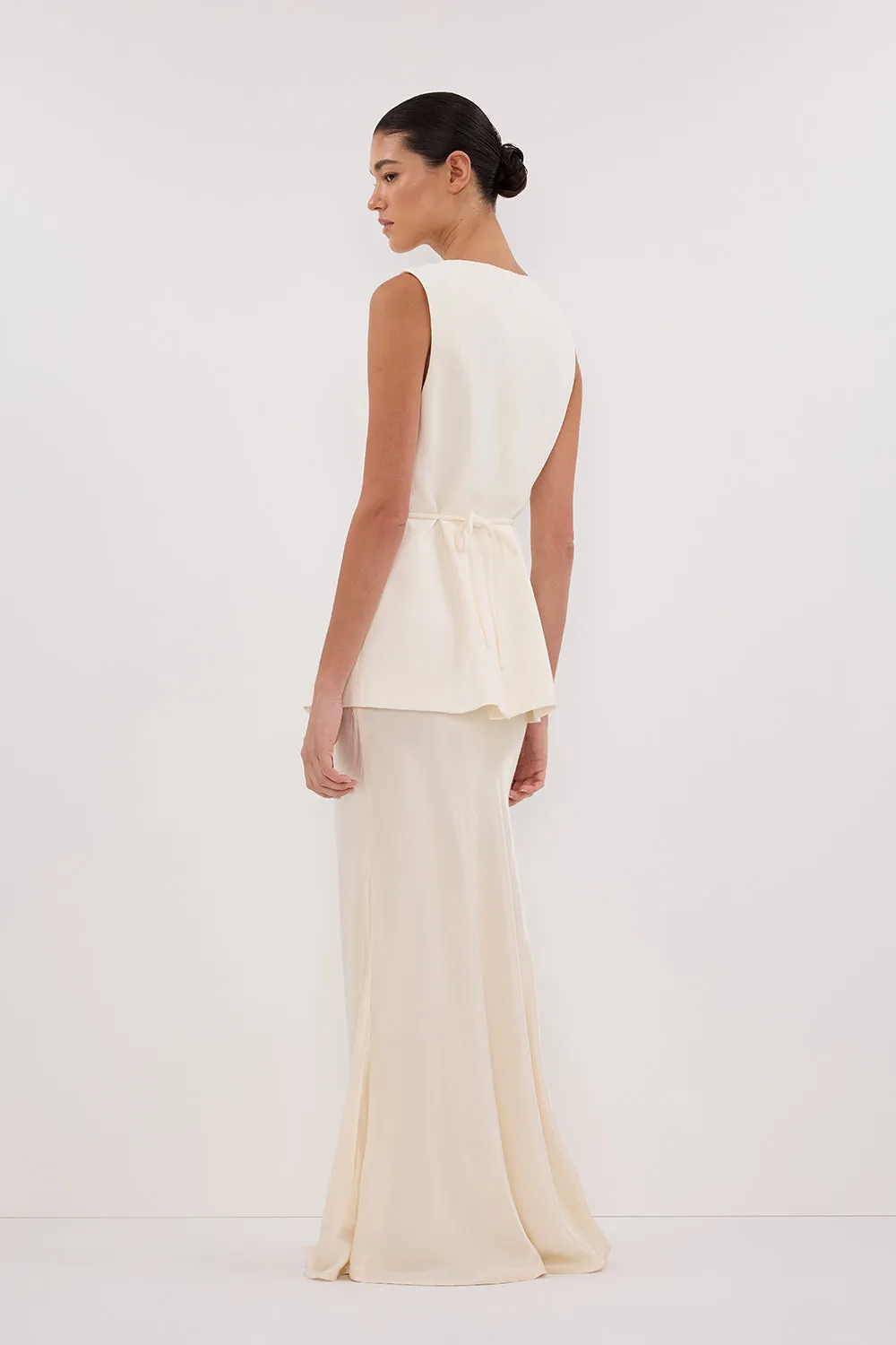 DEMI CREAM LONGLINE VEST sold by Dissh product image thumbnail 4