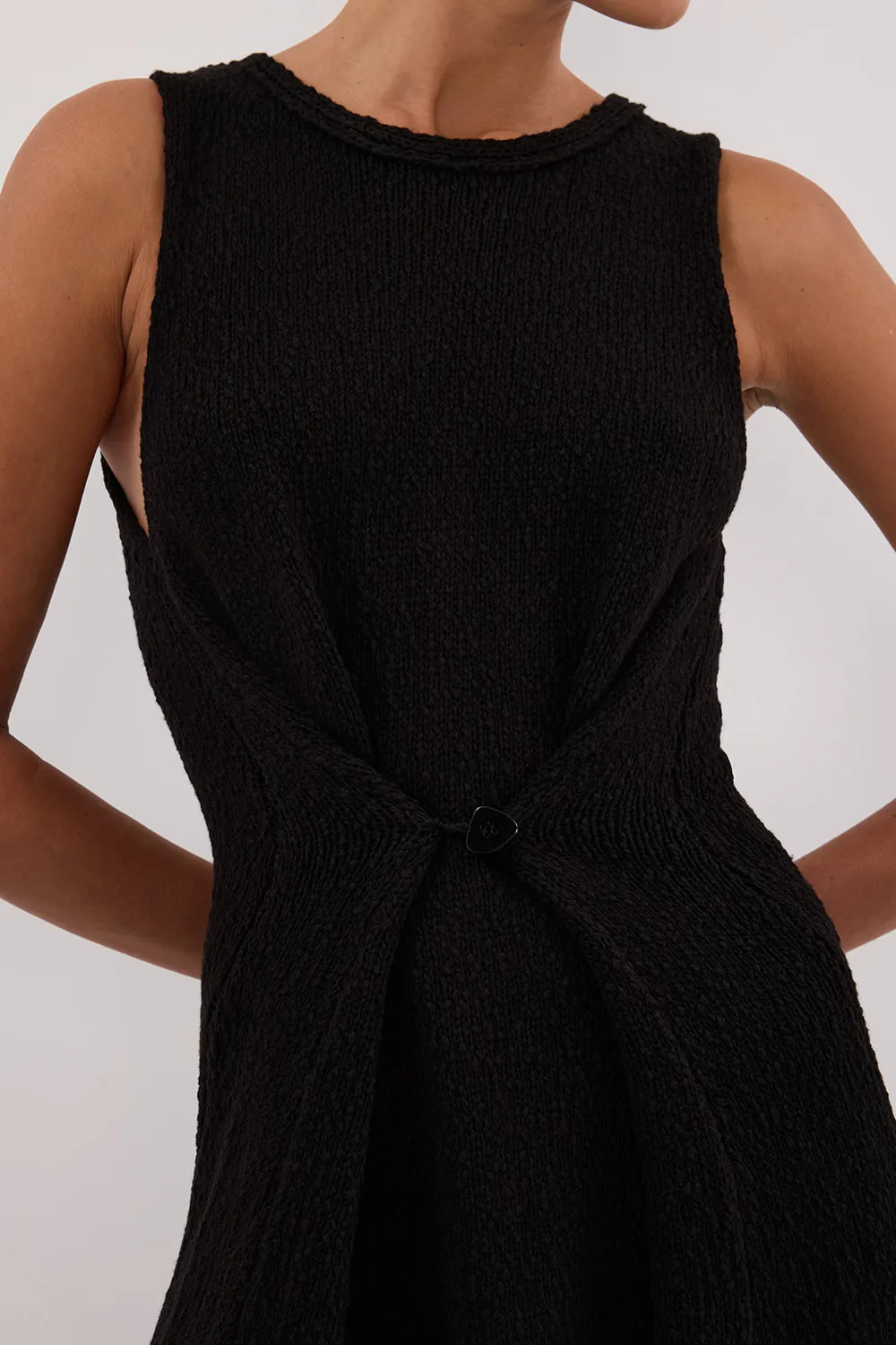 SUE BLACK KNIT MAXI DRESS sold by Dissh product image thumbnail 5