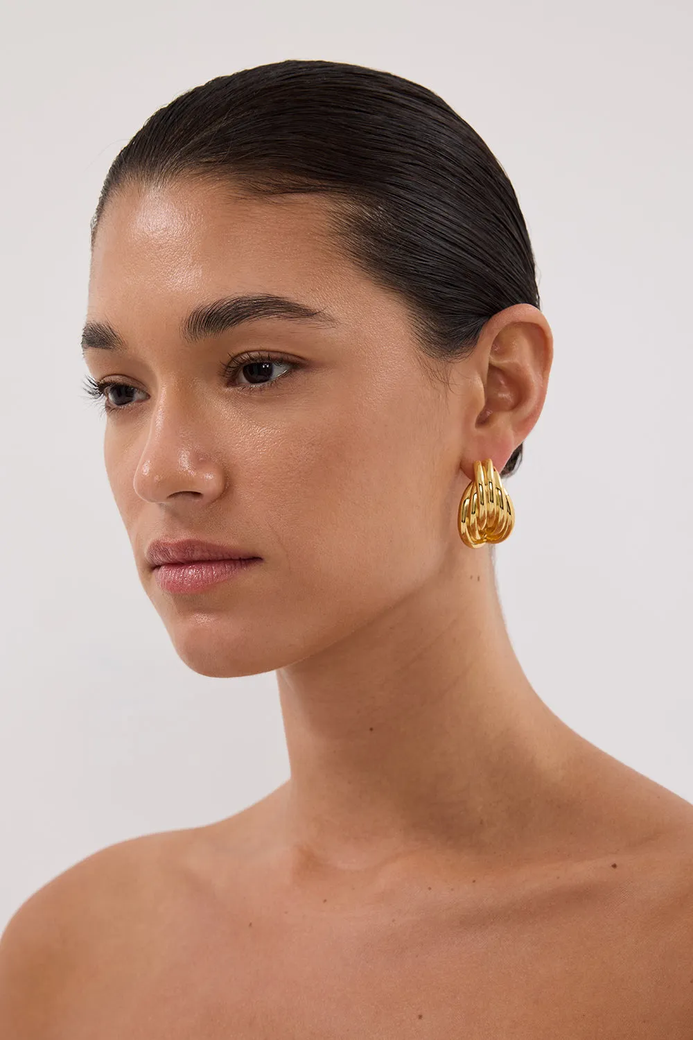 AMBER SCEATS QUINLAN EARRING GOLD sold by Dissh product image thumbnail 2