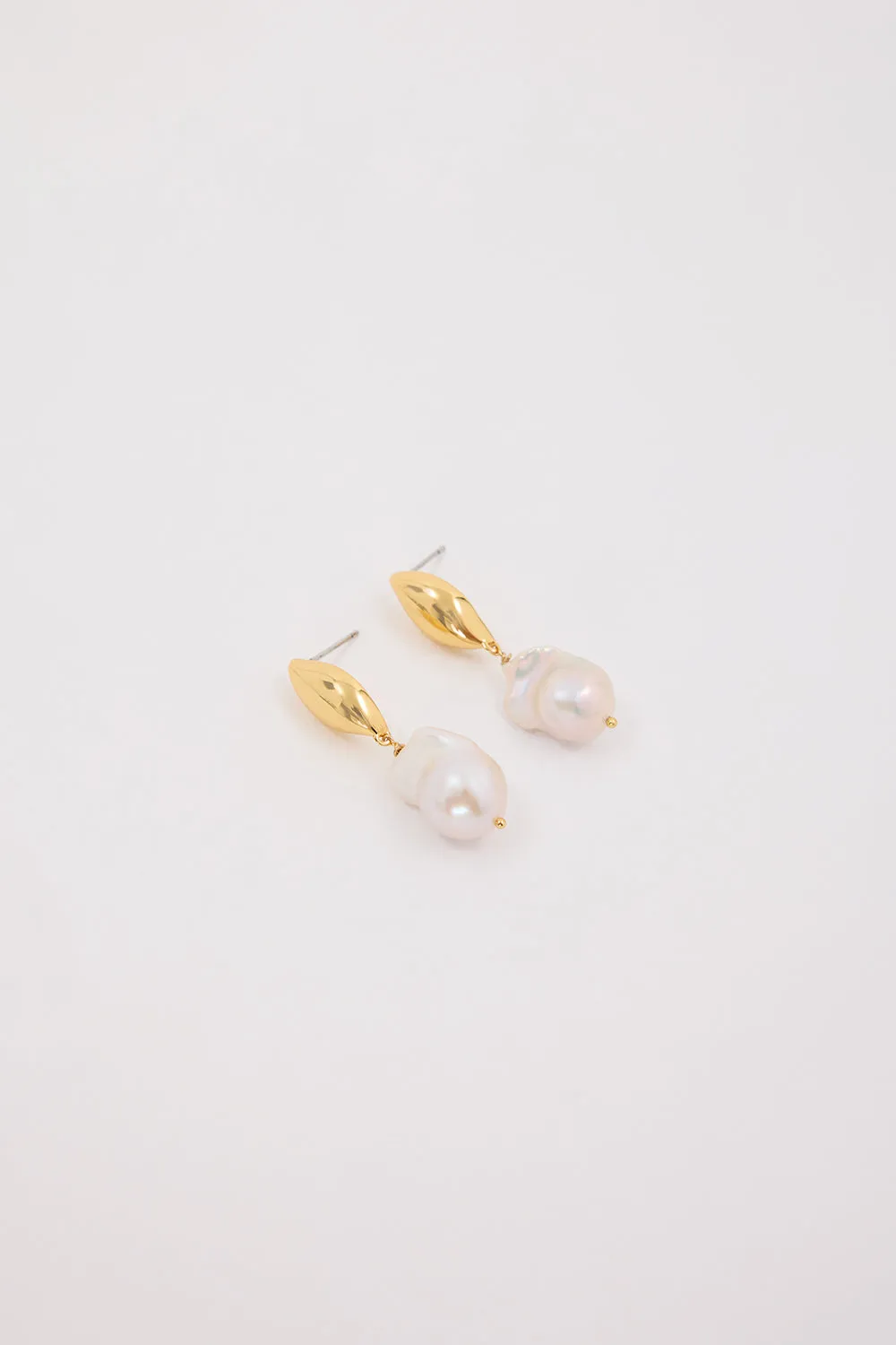 AMBER SCEATS ISOLA EARRING GOLD sold by Dissh