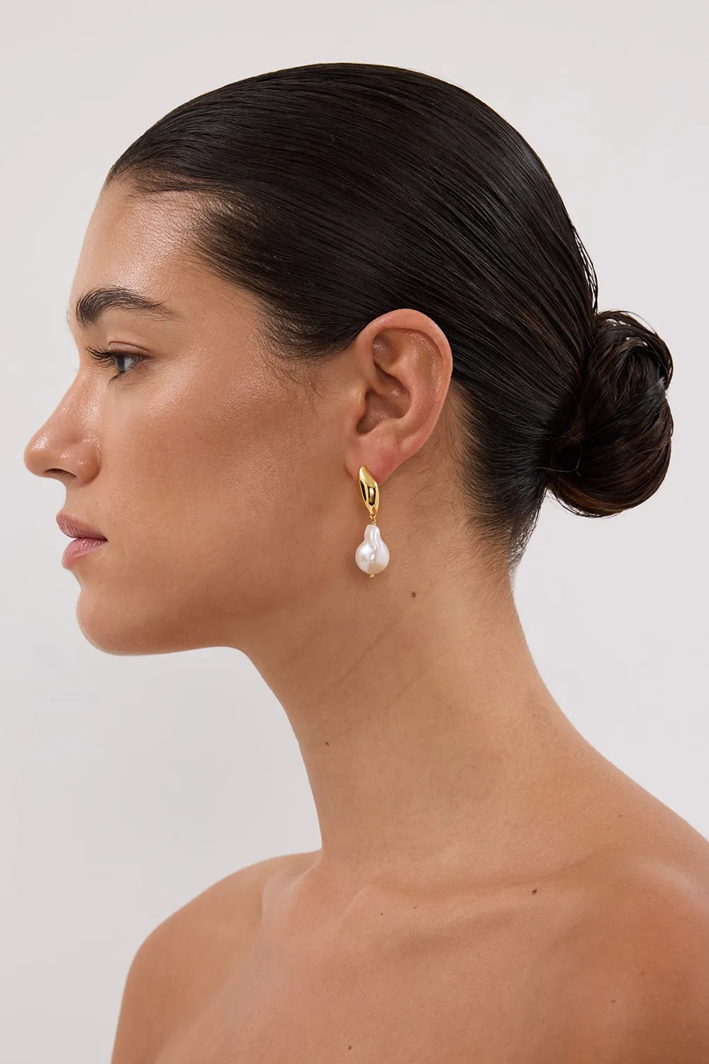 AMBER SCEATS ISOLA EARRING GOLD sold by Dissh product image thumbnail 4