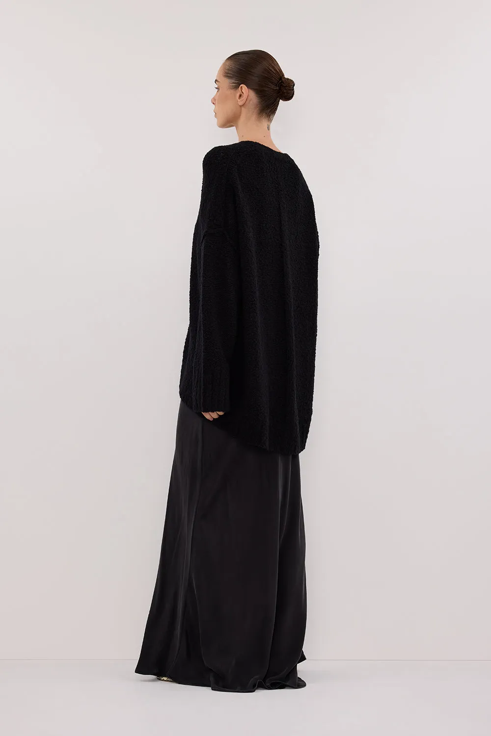 CICI BLACK LONGLINE JUMPER sold by Dissh product image thumbnail 5