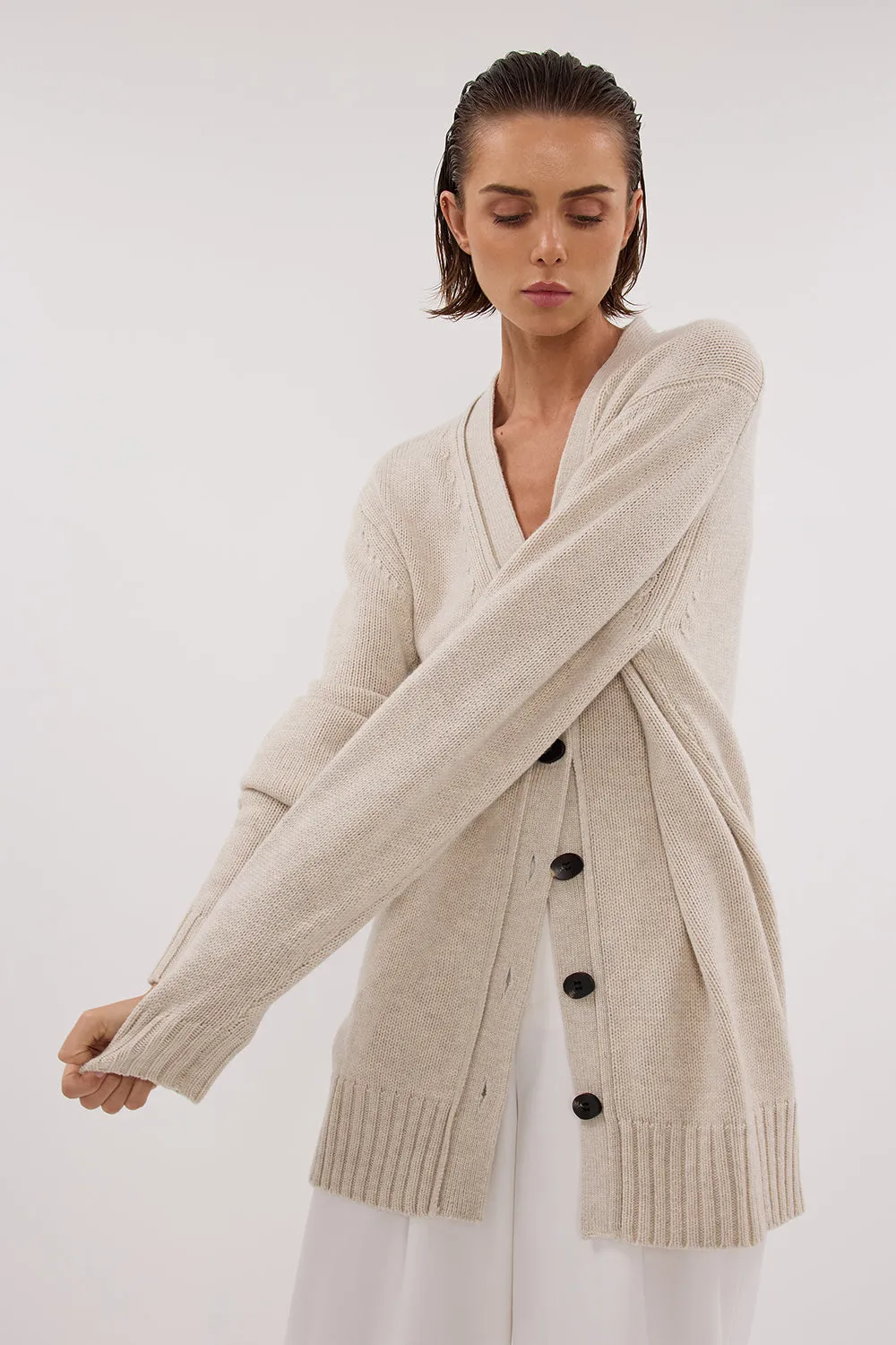 ZOE CHALK LONGLINE CARDIGAN sold by Dissh product image thumbnail 2