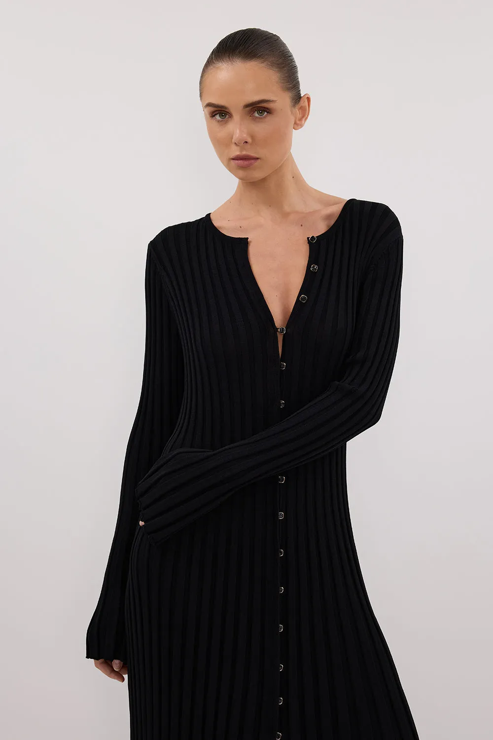 ALI BLACK SLEEVED KNIT MIDI DRESS sold by Dissh product image thumbnail 2