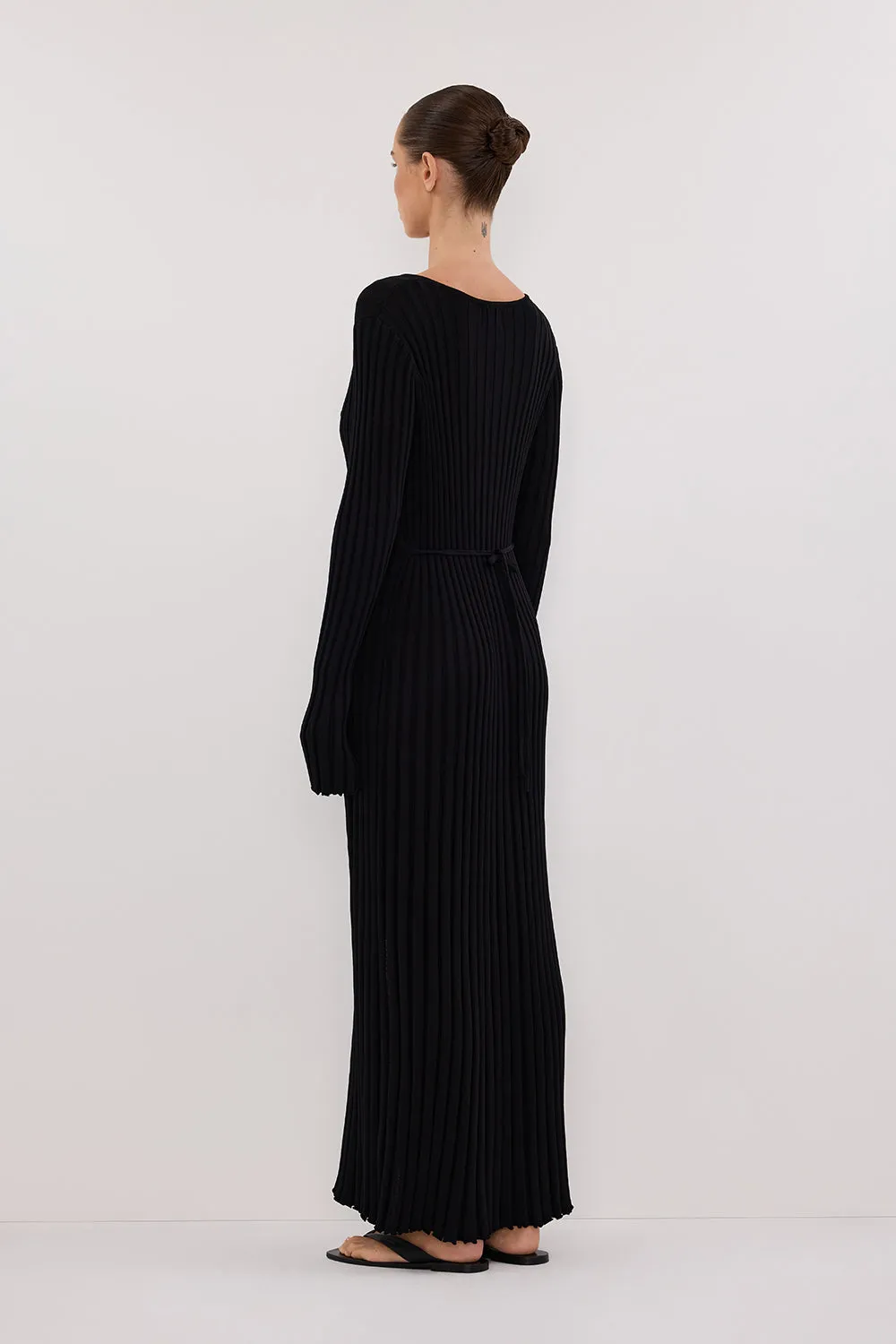 ALI BLACK SLEEVED KNIT MIDI DRESS sold by Dissh product image thumbnail 4