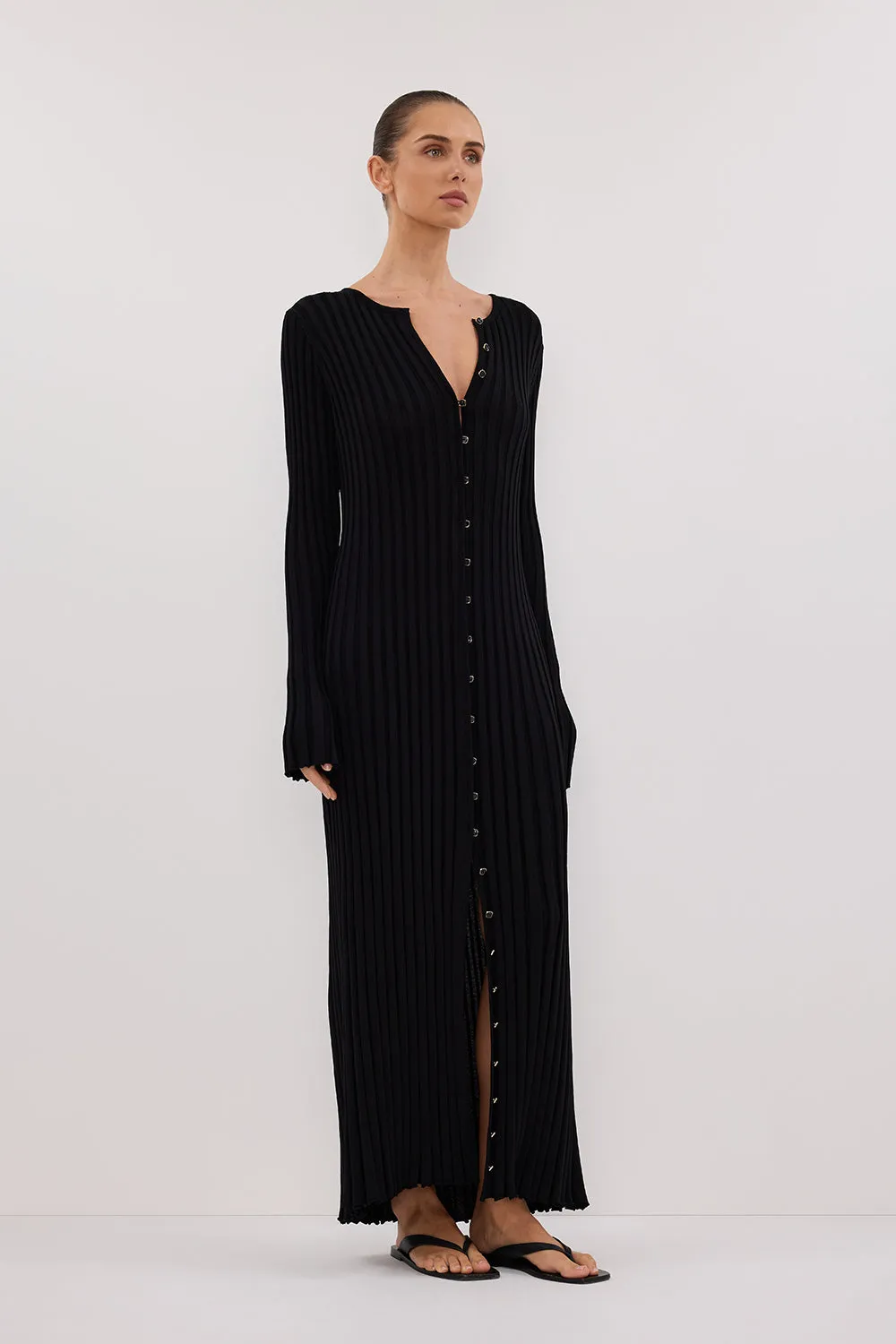 ALI BLACK SLEEVED KNIT MIDI DRESS sold by Dissh product image thumbnail 3