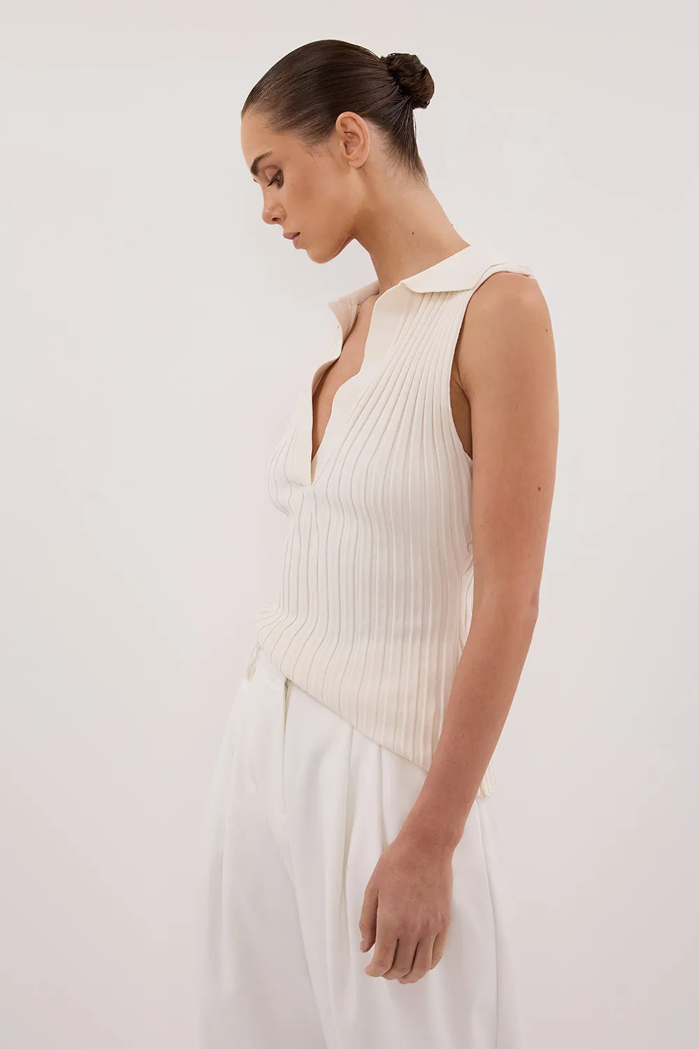 HAL PLASTER SLEEVELESS KNIT TOP sold by Dissh product image thumbnail 2