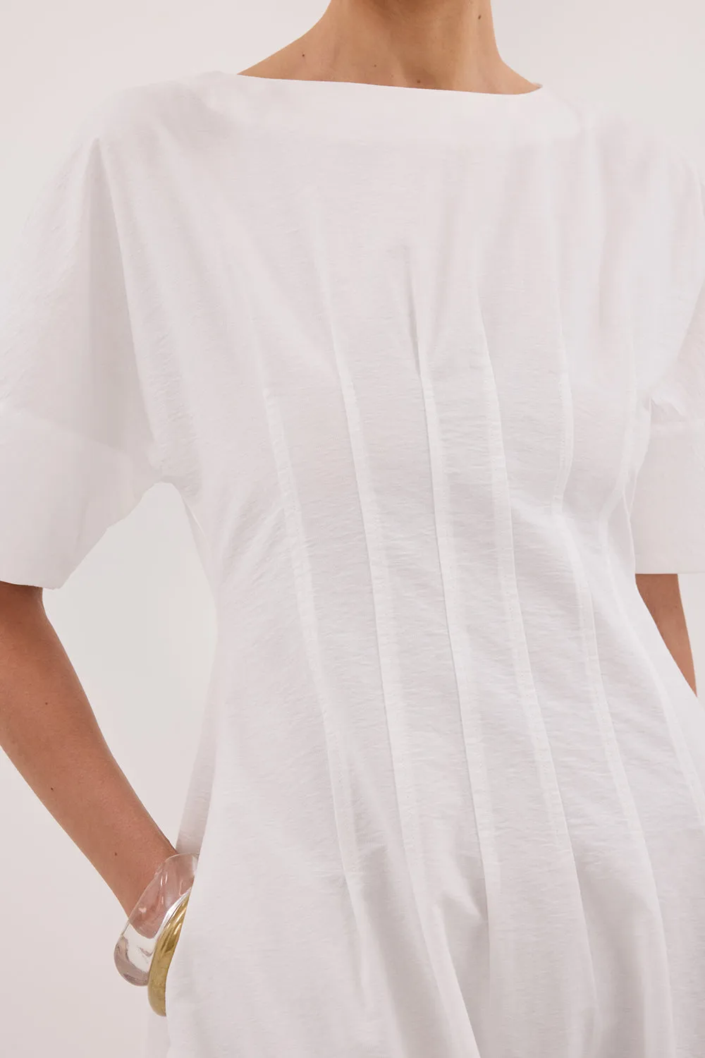 DAPHNE WHITE SLEEVED MIDI DRESS sold by Dissh product image thumbnail 5