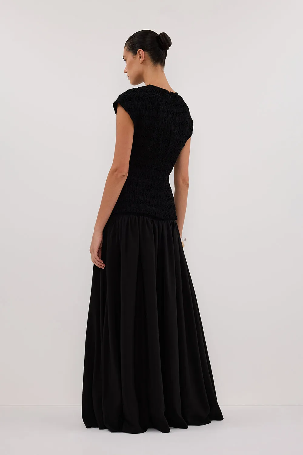 SIERRA BLACK TEXTURED MIDI SKIRT sold by Dissh product image thumbnail 4