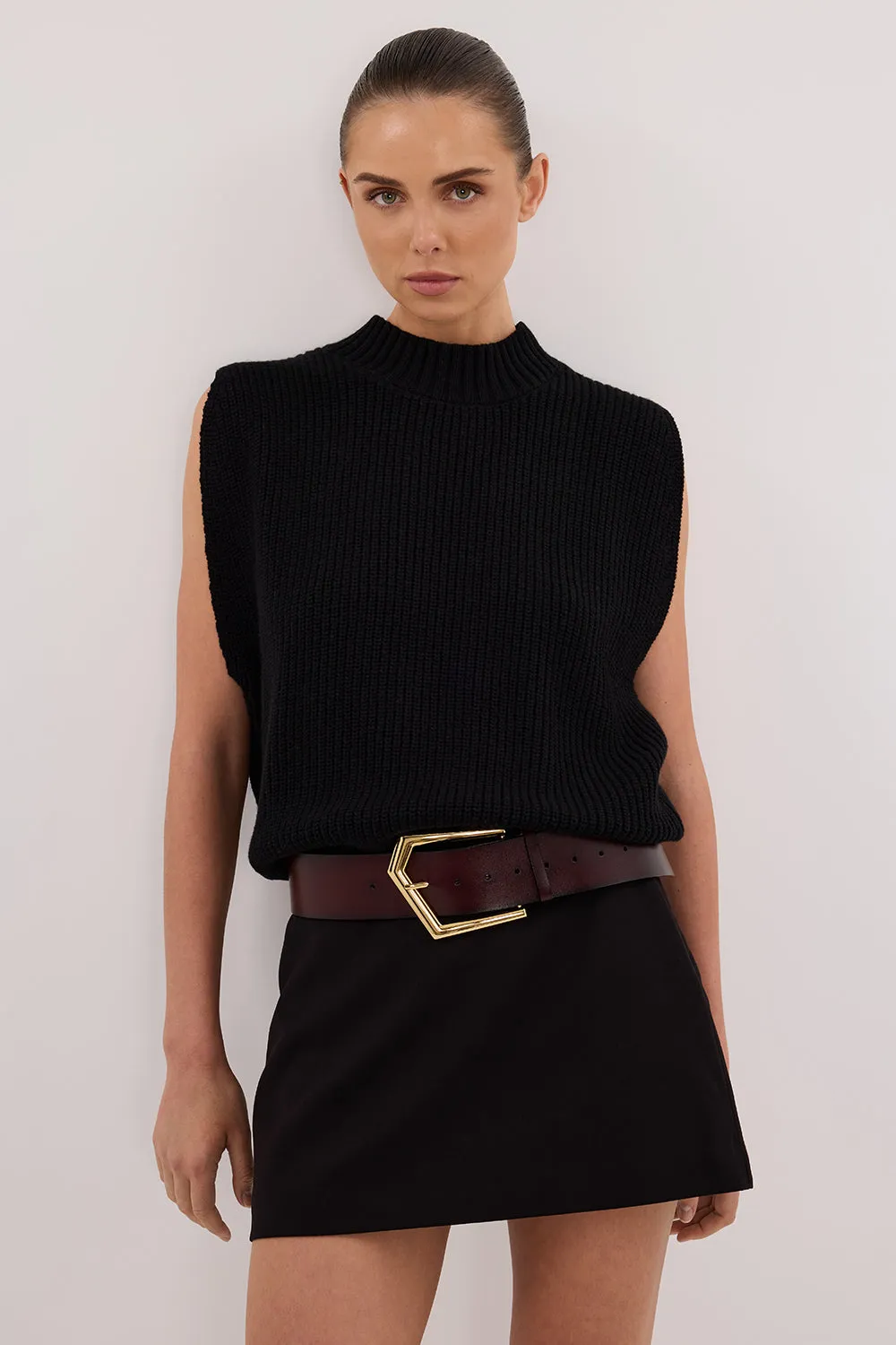 ARO BLACK KNIT TOP sold by Dissh