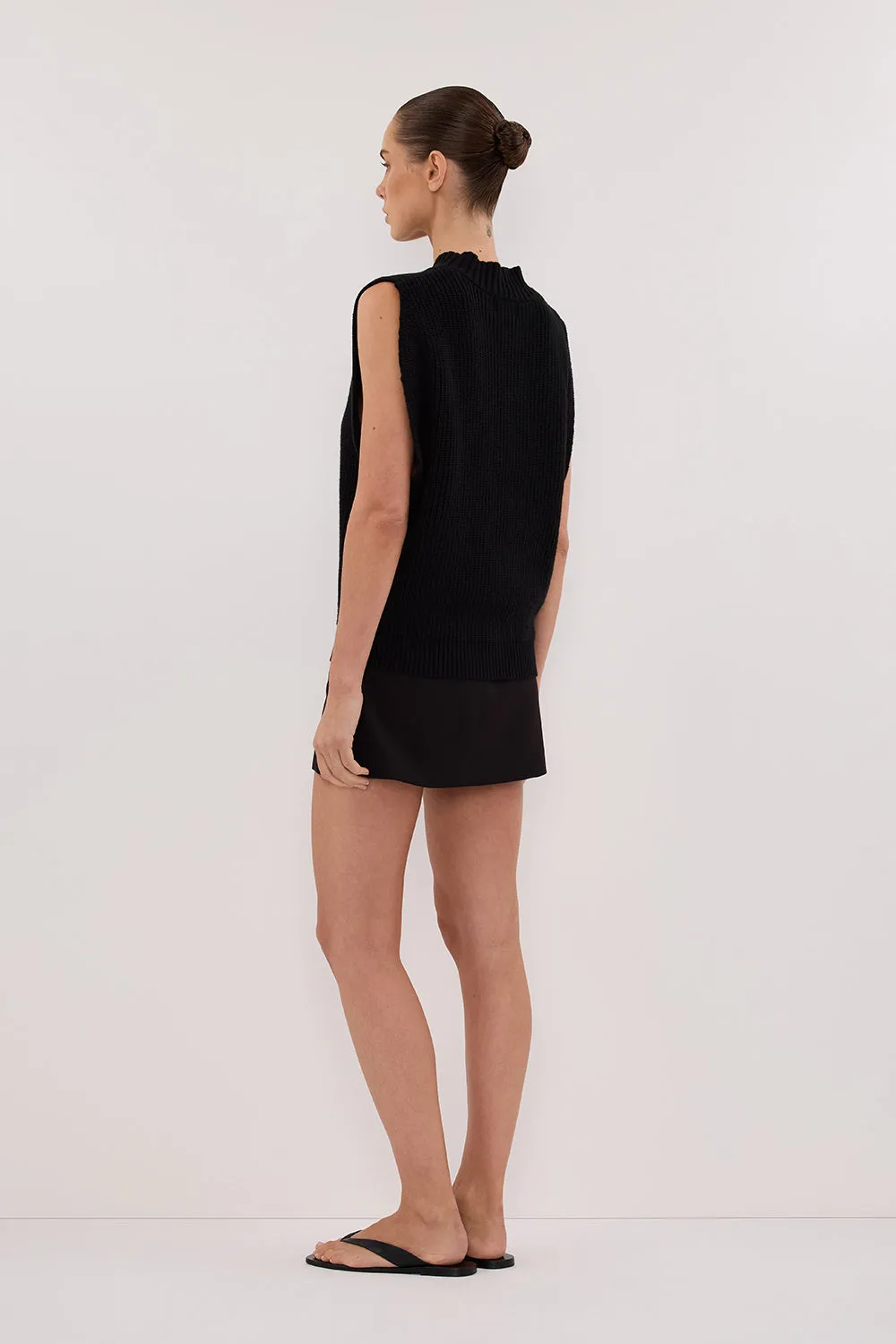 ARO BLACK KNIT TOP sold by Dissh product image thumbnail 4
