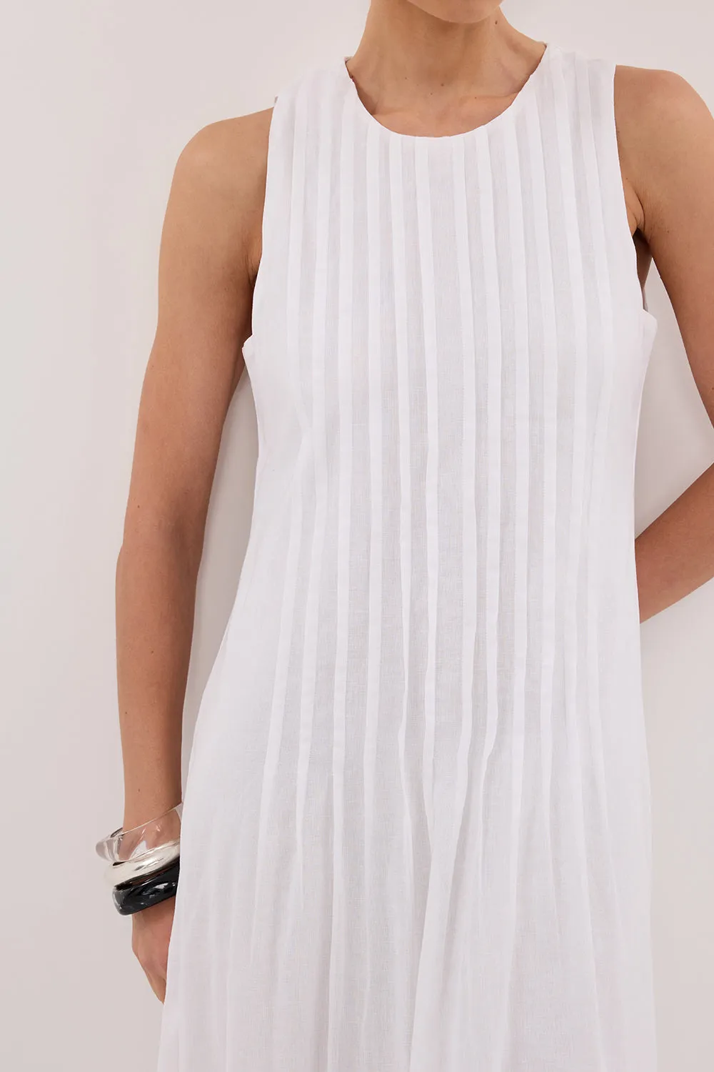 MILO WHITE LINEN BLEND MIDI DRESS sold by Dissh product image thumbnail 5