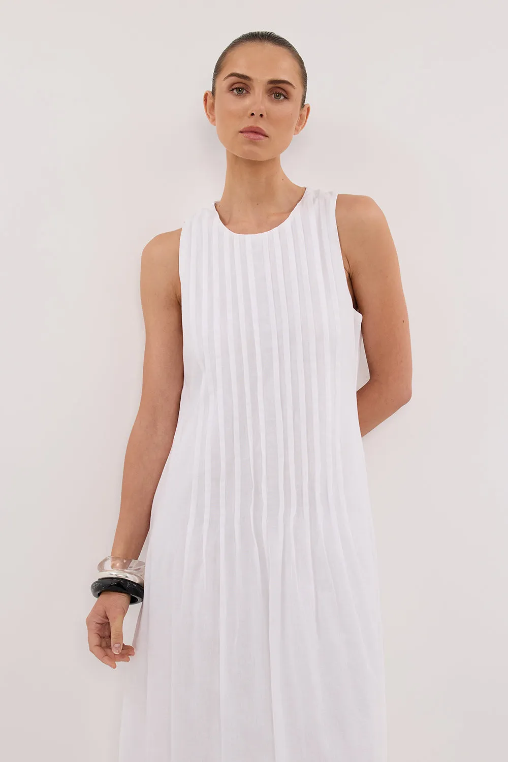 MILO WHITE LINEN BLEND MIDI DRESS sold by Dissh product image thumbnail 2