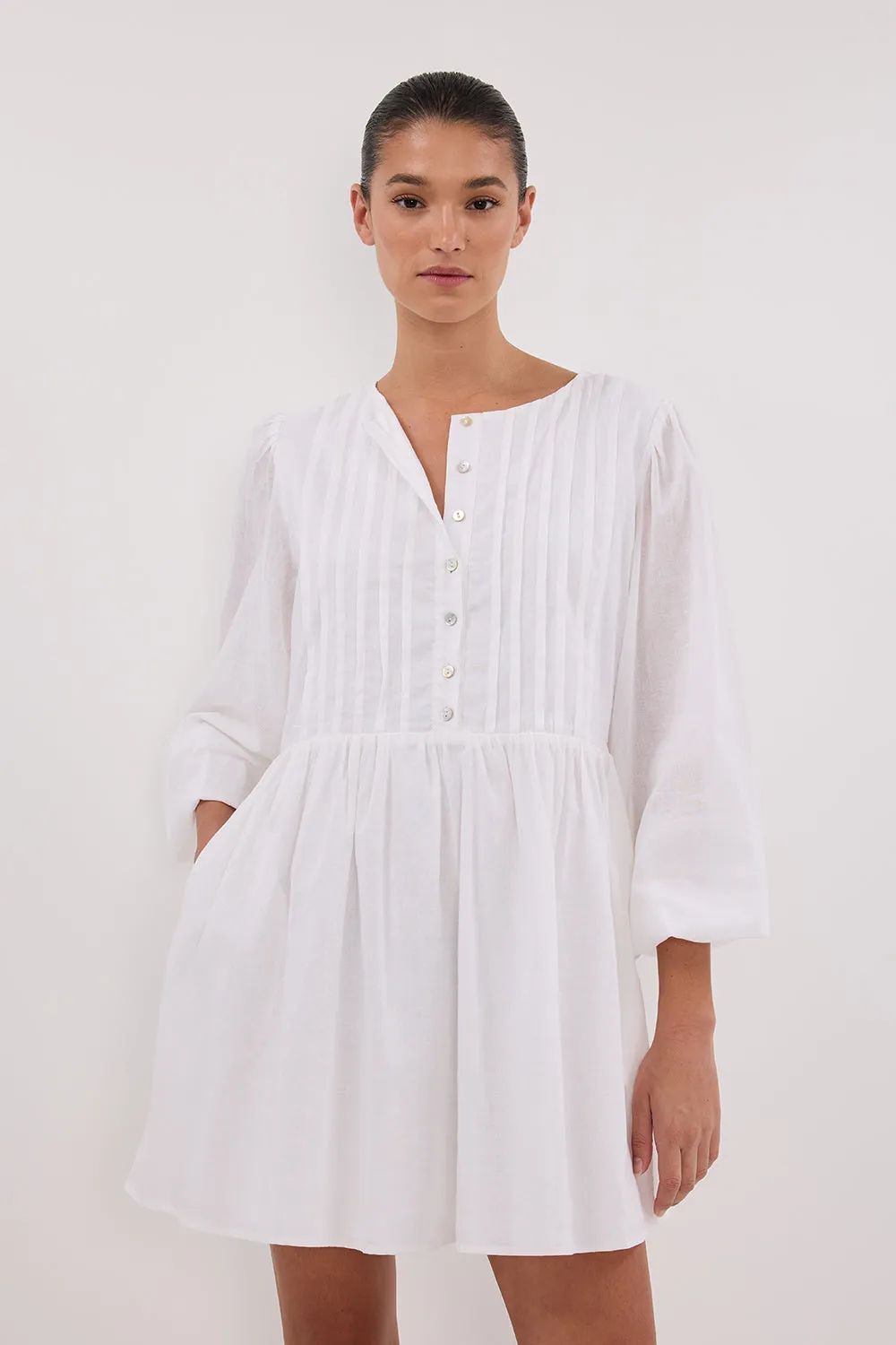 LARS WHITE BUTTON LONG SLEEVE LINEN MINI DRESS sold by Dissh product image thumbnail 2