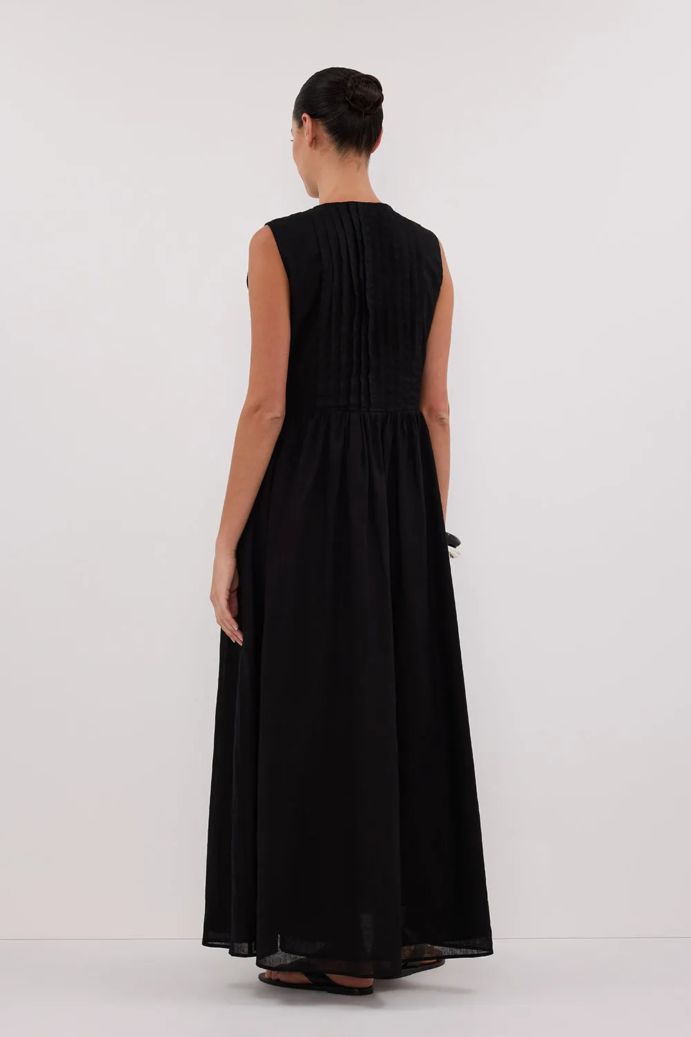 LARS BLACK PINTUCK LINEN MIDI DRESS sold by Dissh product image thumbnail 4