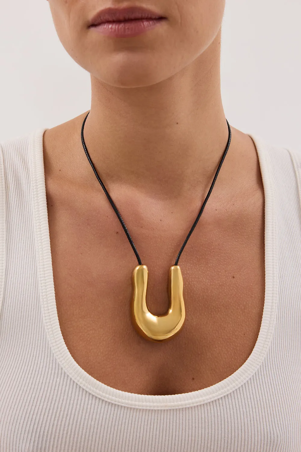 NOAH THE LABEL GOLD FLUID NECKLACE sold by Dissh product image thumbnail 2
