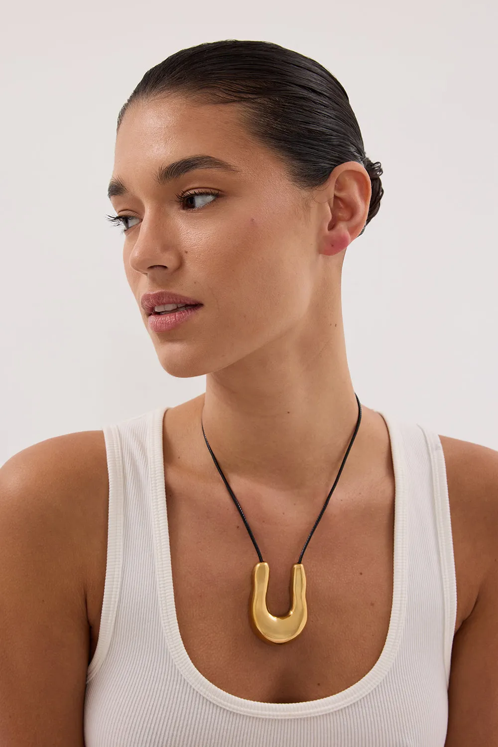 NOAH THE LABEL GOLD FLUID NECKLACE sold by Dissh product image thumbnail 3