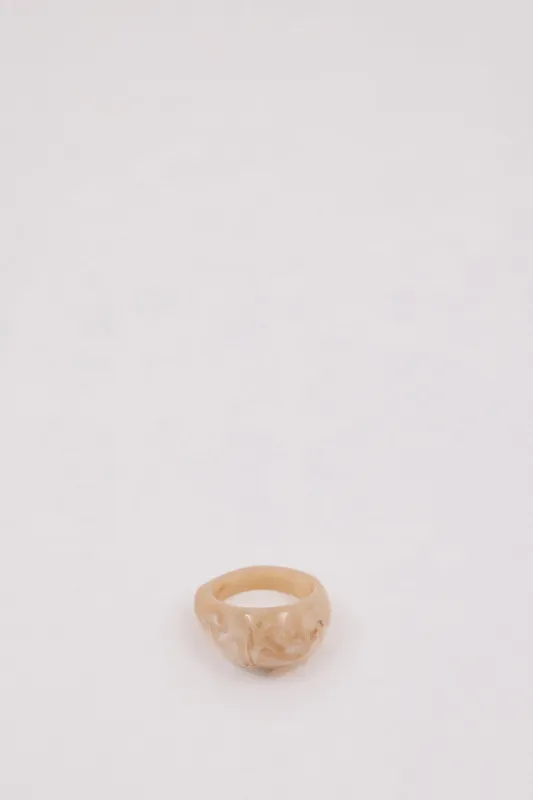 NOAH THE LABEL CREAM CHUNKY RESIN RING sold by Dissh