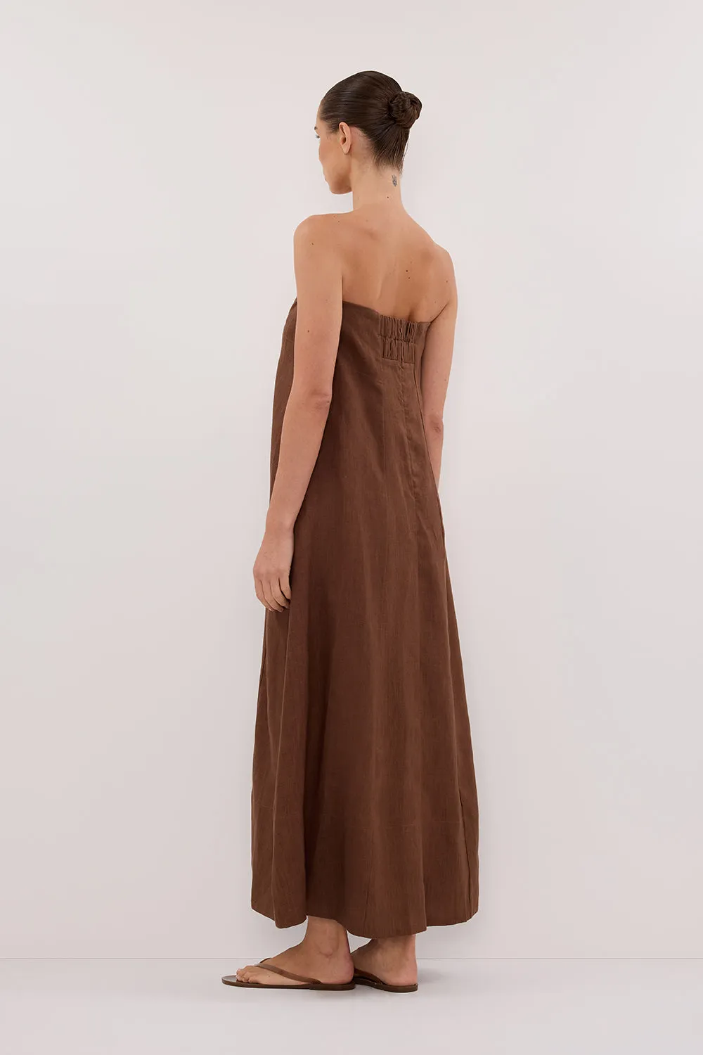 KINSLEY FONDANT LINEN STRAPLESS MIDI DRESS sold by Dissh product image thumbnail 4