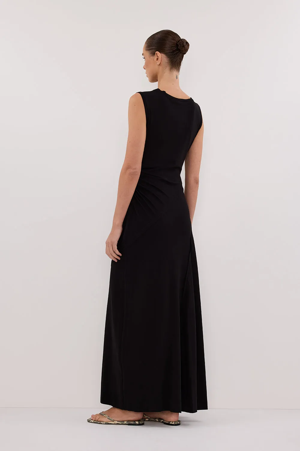 HADLEY BLACK SLEEVELESS KNIT MAXI DRESS sold by Dissh product image thumbnail 4