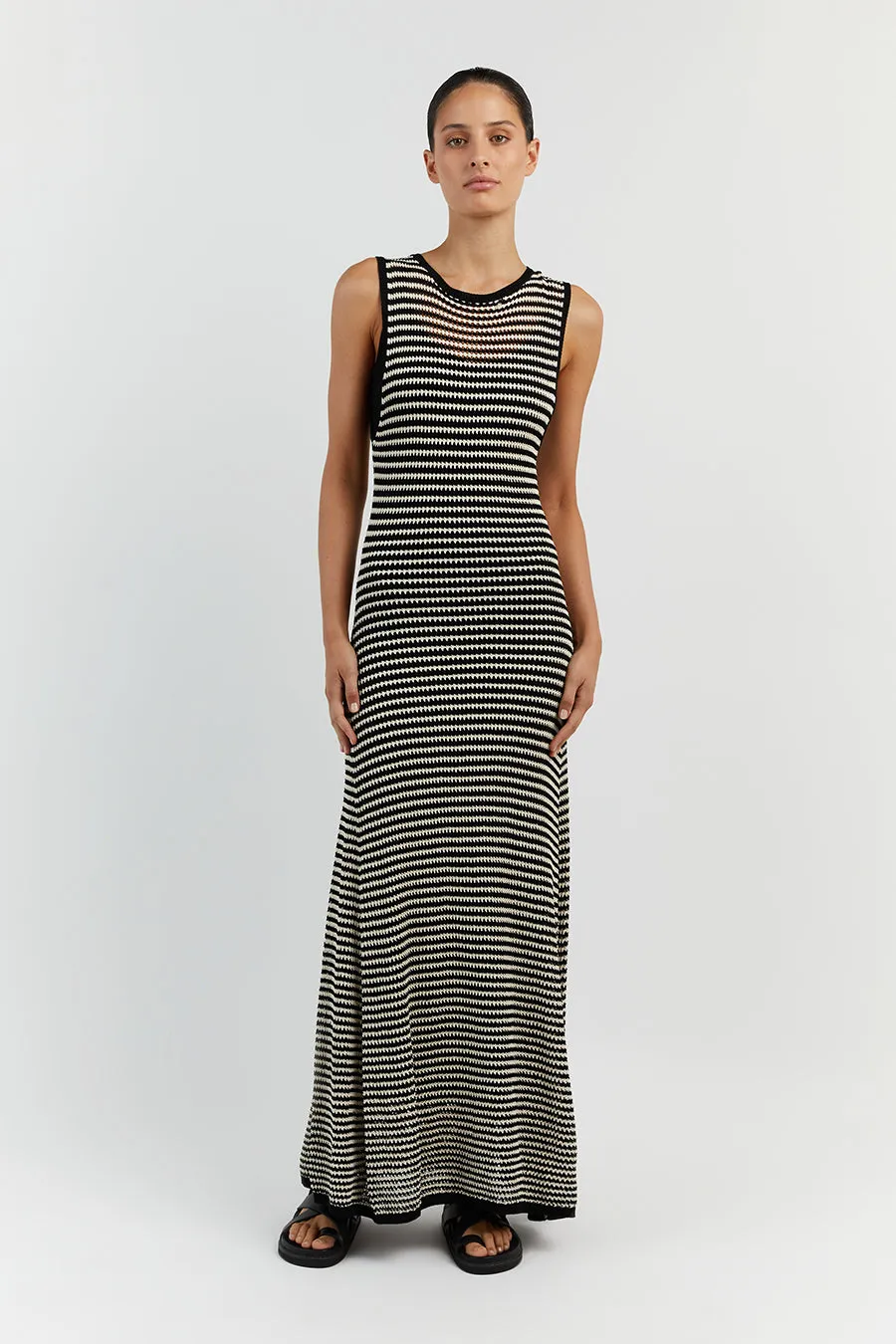 NATE BLACK SLEEVELESS MAXI DRESS sold by Dissh product image thumbnail 2