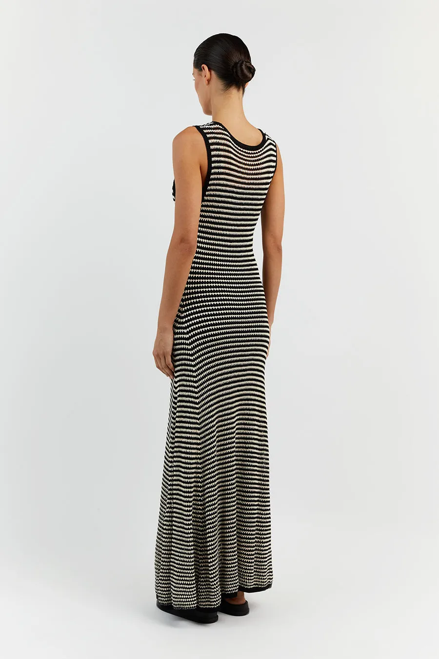 NATE BLACK SLEEVELESS MAXI DRESS sold by Dissh product image thumbnail 4