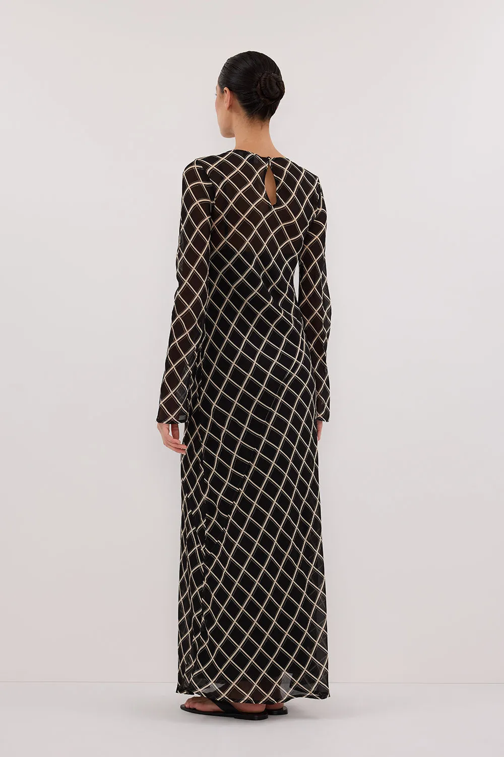 ARLINGTON BLACK LONG SLEEVE MIDI DRESS sold by Dissh product image thumbnail 5