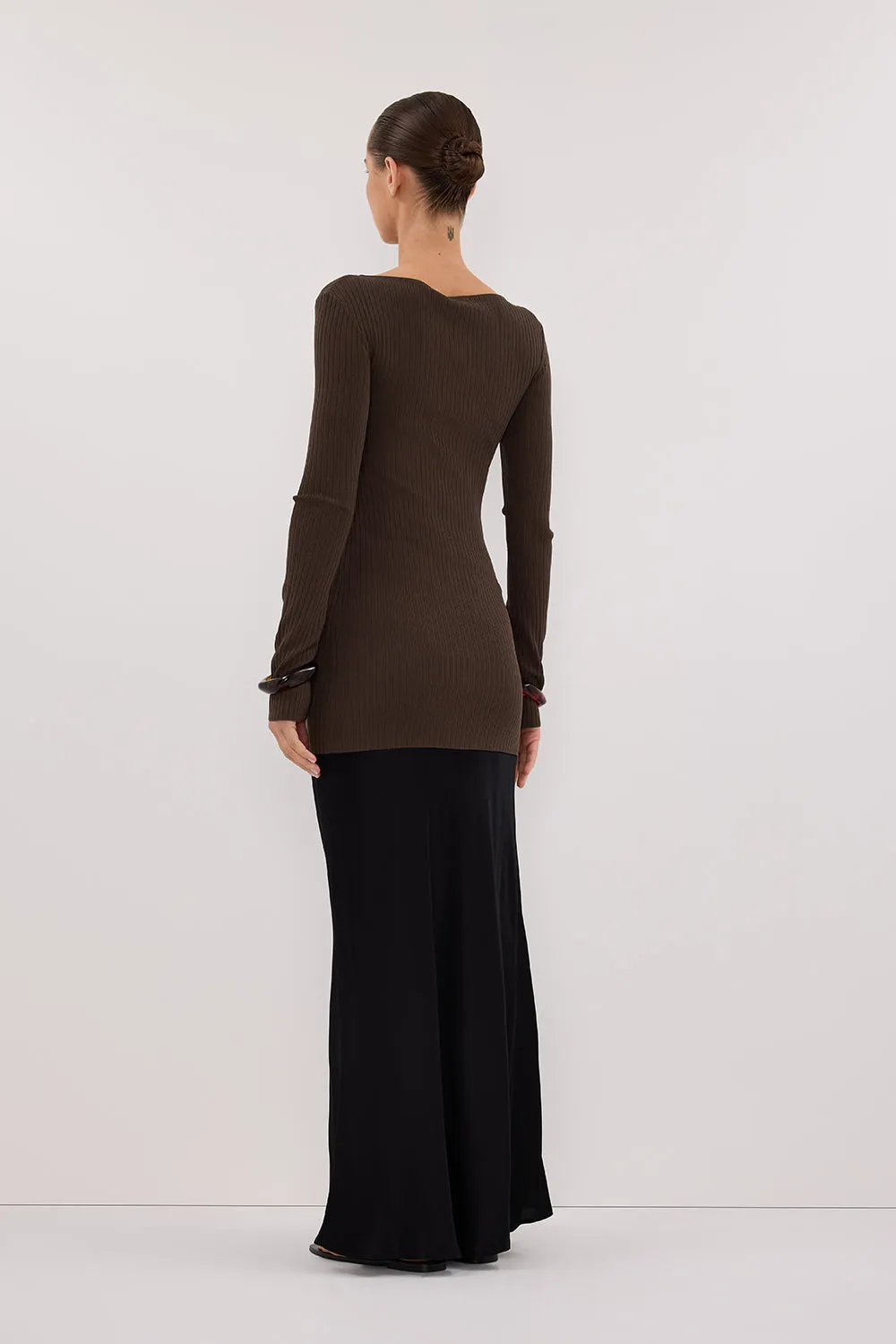 JOY DARK OLIVE LONGLINE KNIT TOP sold by Dissh product image thumbnail 5