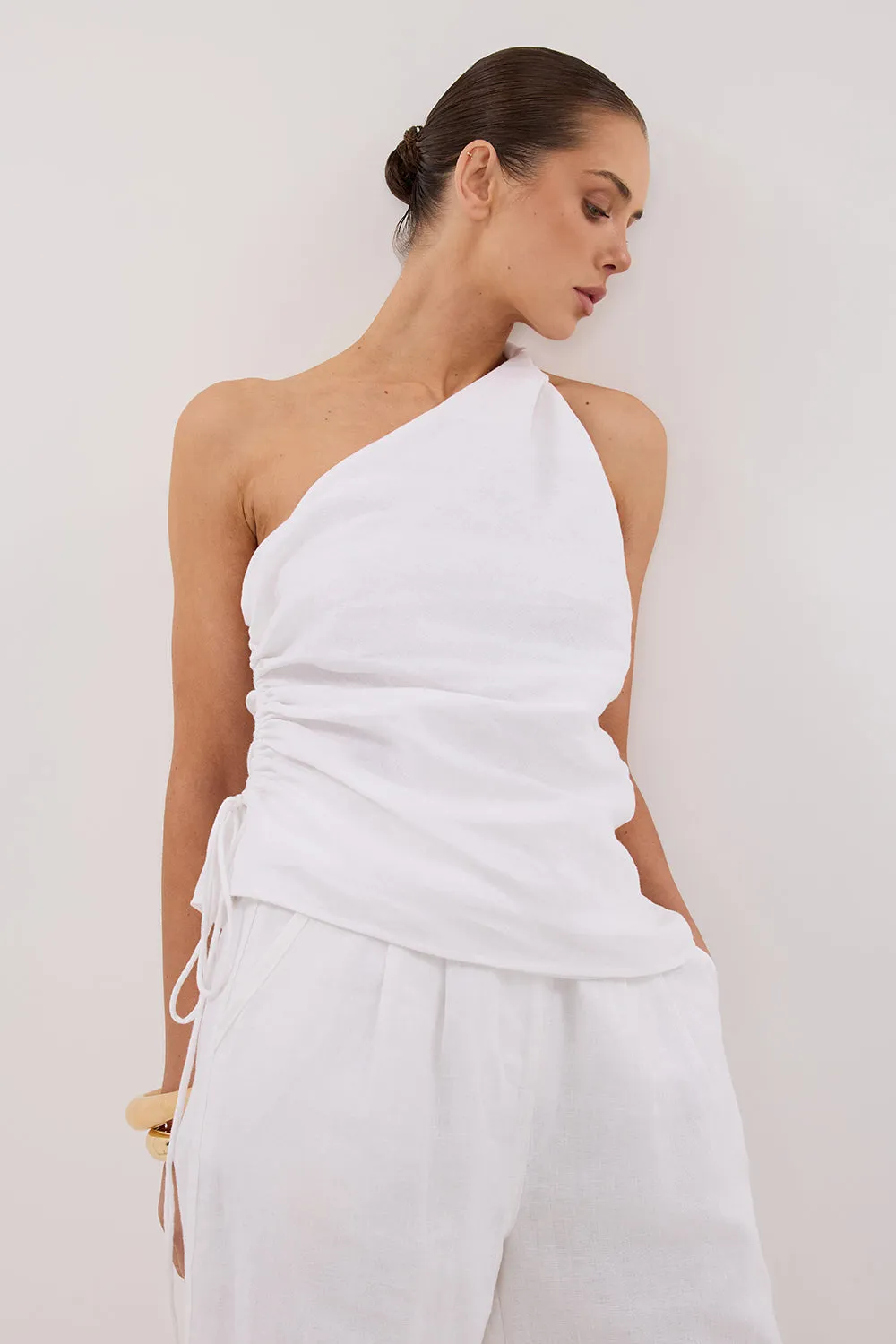 FINNY WHITE SLEEVELESS LINEN TOP sold by Dissh product image thumbnail 2