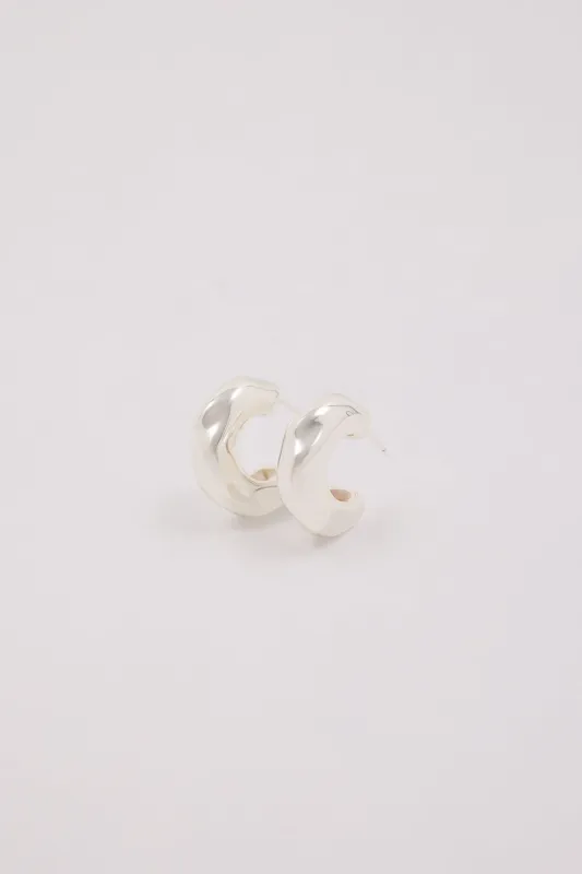 F+H SILVER HAMMERED CHUBBY HOOPS sold by Dissh