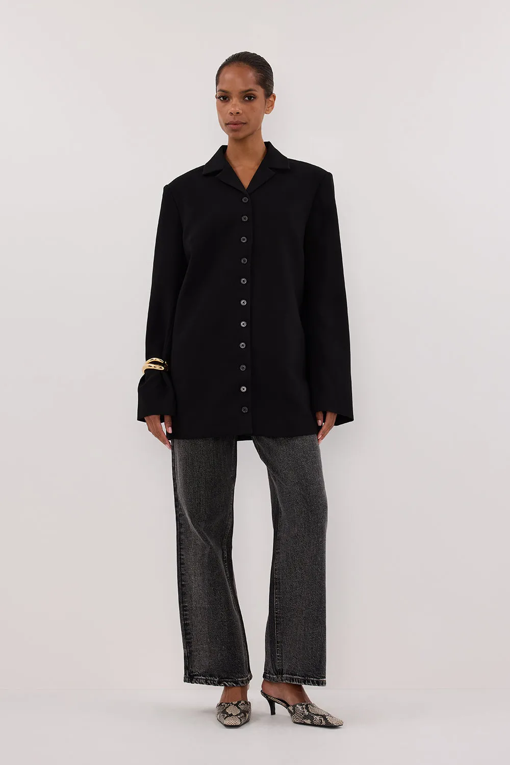 RYKER BLACK OVERSIZED BLAZER sold by Dissh product image thumbnail 2