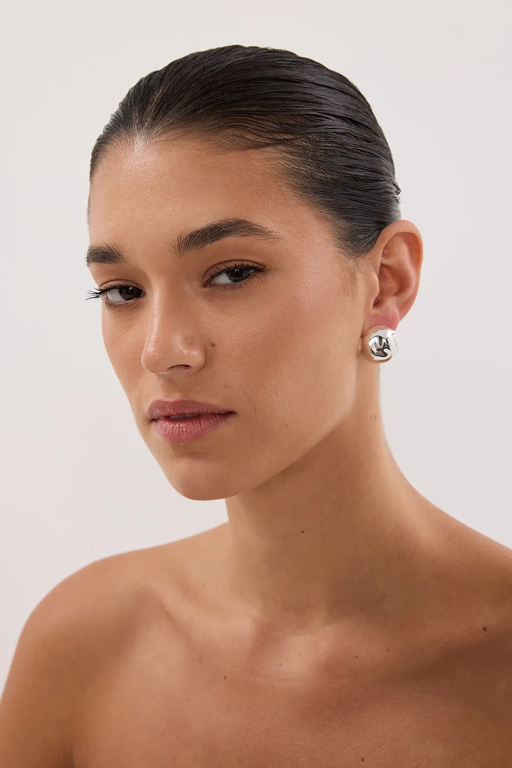 F+H SILVER STATEMENT BALL STUDS sold by Dissh product image thumbnail 2