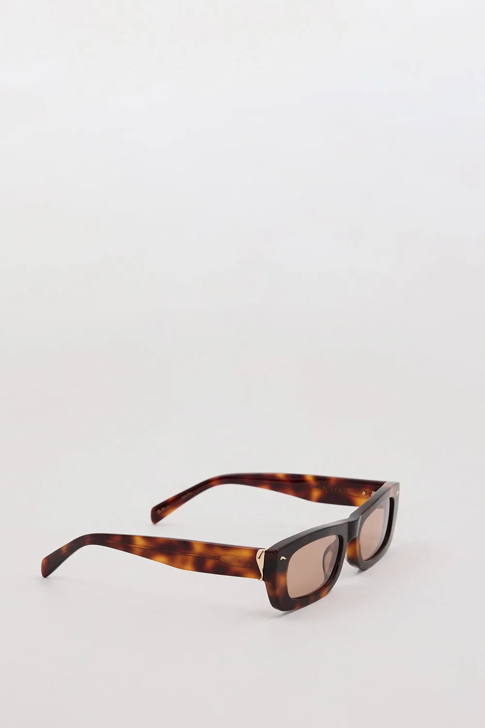 LUV LOU THE TOMMY TORT SUNGLASSES sold by Dissh product image thumbnail 3