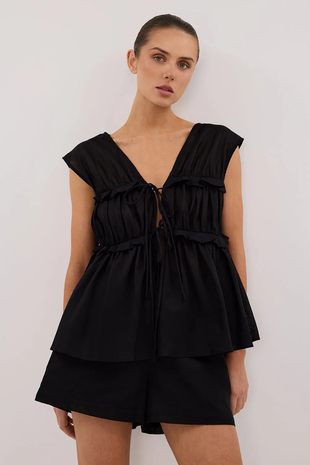 QUINN BLACK LINEN SHORT sold by Dissh