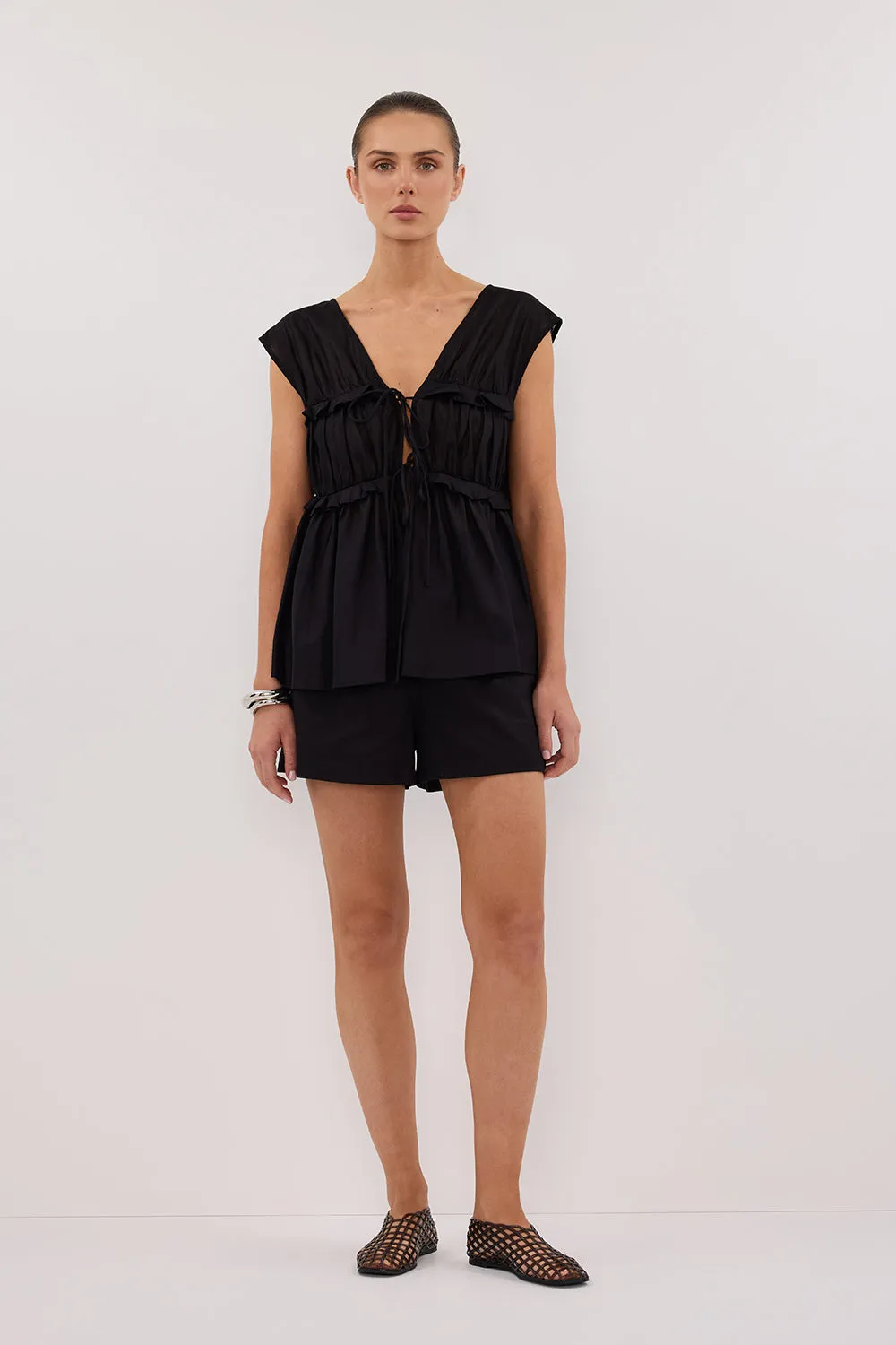 QUINN BLACK LINEN SHORT sold by Dissh product image thumbnail 2