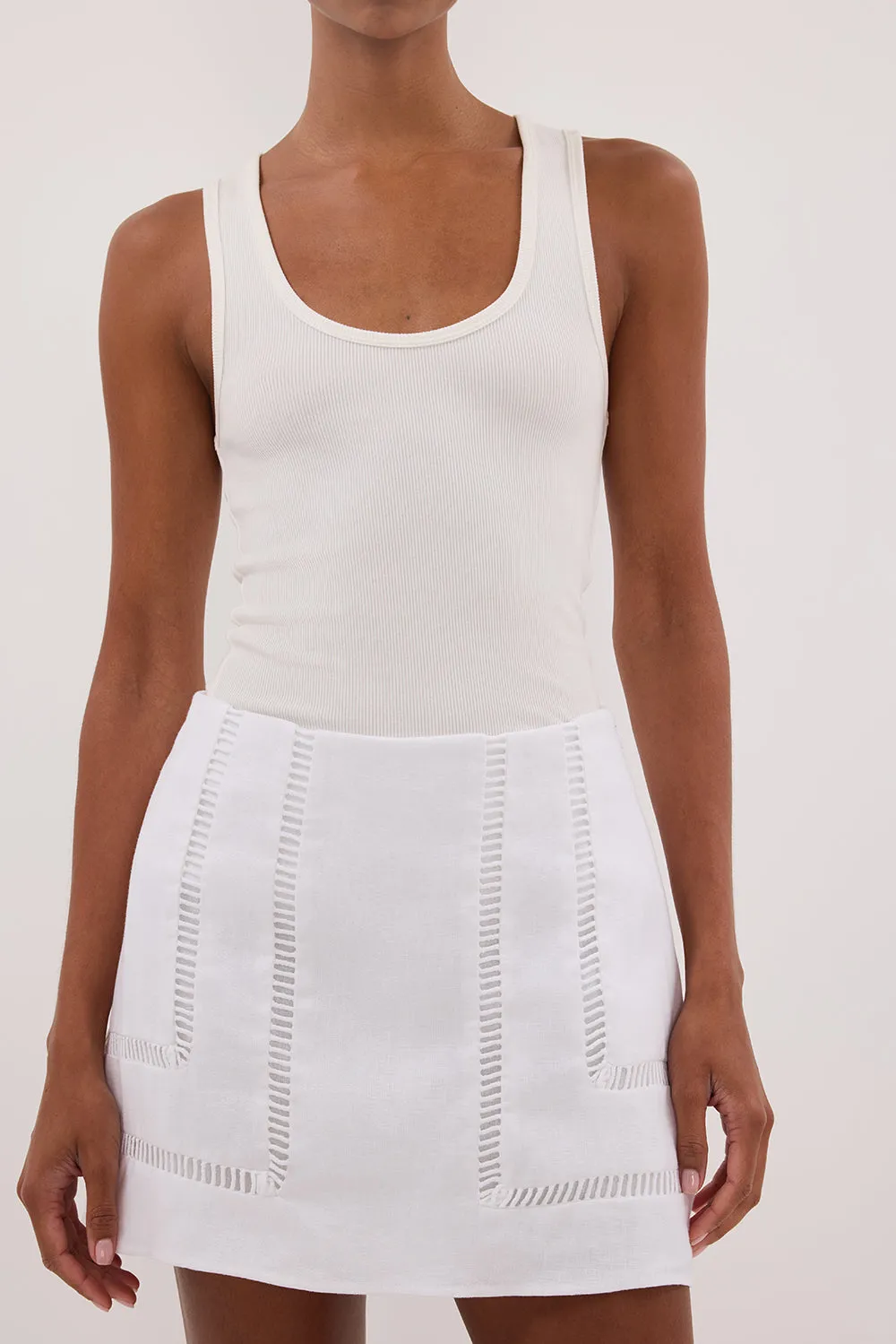 LINDSAY WHITE LINEN SKORT sold by Dissh product image thumbnail 5