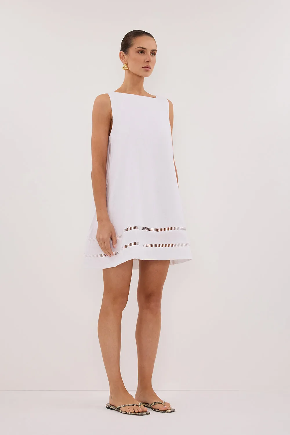 LINDSAY WHITE LINEN MINI DRESS sold by Dissh product image thumbnail 4